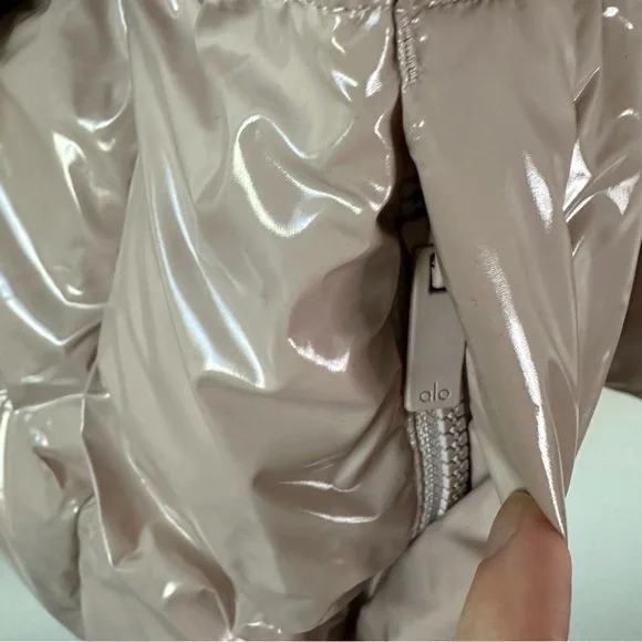 ALO YOGA Stunner Puffer Jacket in Dusty Punk SZ M - Picture 4 of 11